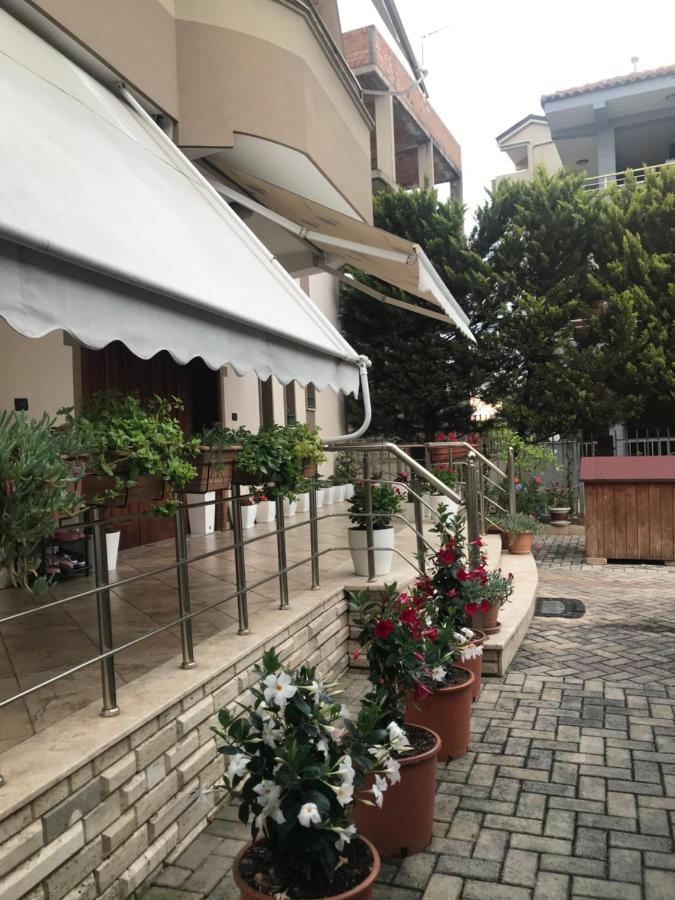 Guest House Il Palazzo Дуррес Экстерьер фото