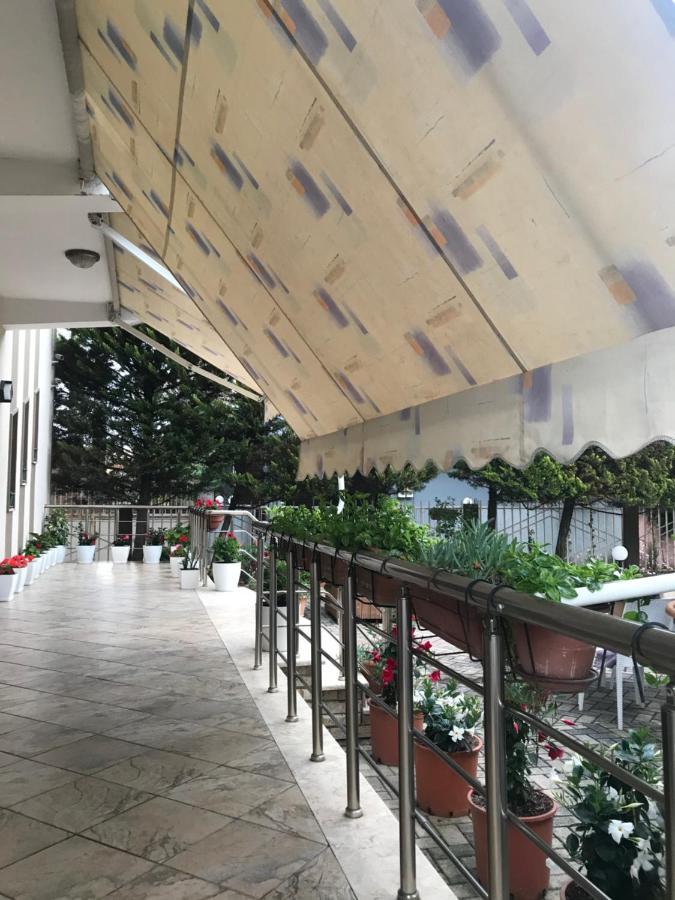 Guest House Il Palazzo Дуррес Экстерьер фото