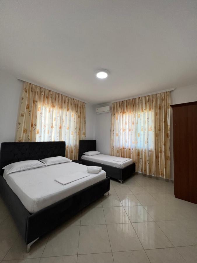 Guest House Il Palazzo Дуррес Экстерьер фото