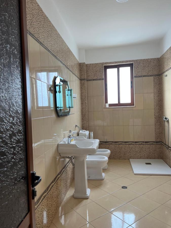 Guest House Il Palazzo Дуррес Экстерьер фото