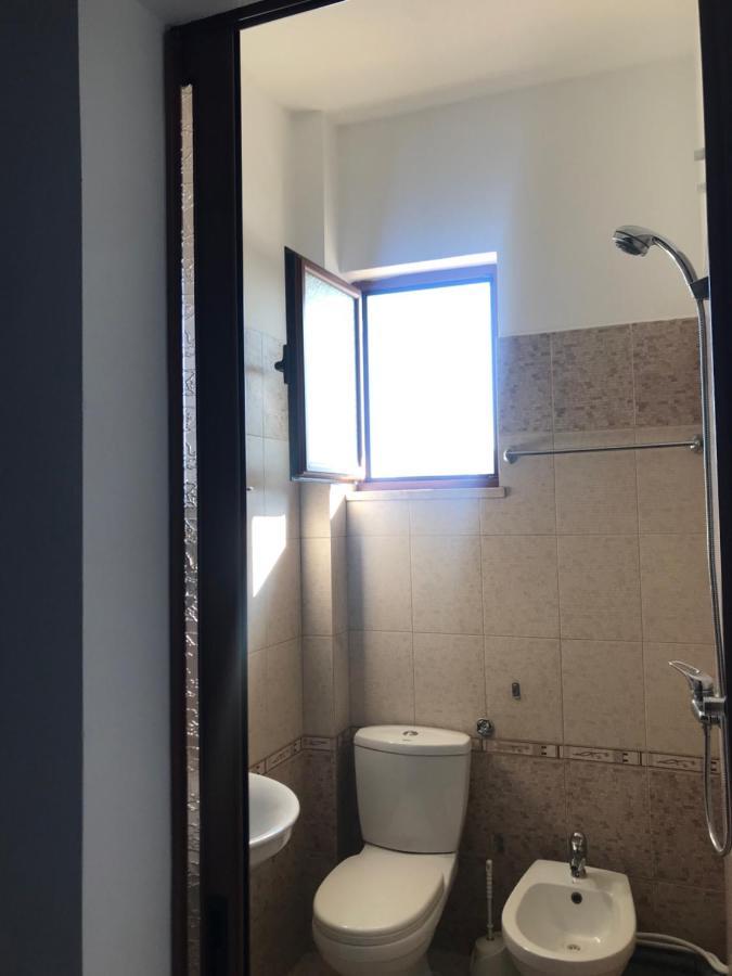 Guest House Il Palazzo Дуррес Экстерьер фото